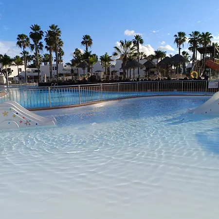Casa Del Mar Air - Conditioned With Pool Views - Playa * Corralejo